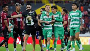 Santos rescata el empate ante Atlas luego de un inicio con tres goles