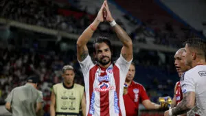 Javier Báez se saca el traje de villano y se come al Pasto: claves del triunfo Rojiblanco