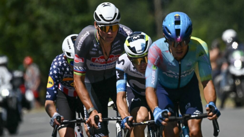 Harold Tejada en el pelotón | Loic VENANCE / AFP.