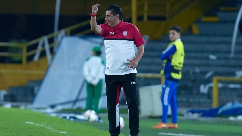 Francisco López, DT de Santa Fe | VizzorImage.