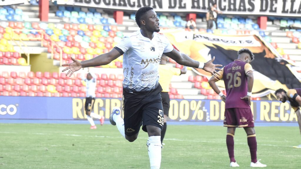 Llaneros vs Tolima | VizzorImage.