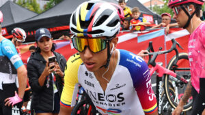 Egan Bernal confiesa que el final anticipado de etapa estaba dentro de los planes de Ineos