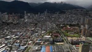 Pico y placa en Bogotá para este viernes, 5 de diciembre de 2025: horarios, restricciones y vehículos exentos