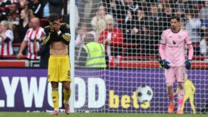 Errores defensivos, penal fallado y un sistema que no funciona: Manchester United cae ante el Brentford