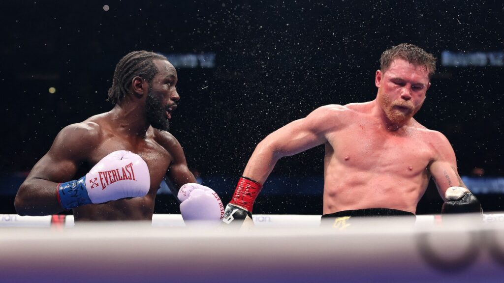 Canelo, casi fuera del top 10 | Getty Images via AFP
