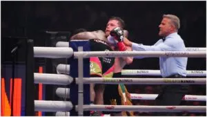 El futuro de Canelo Álvarez en duda: una cirugía de codo aplazaría su regreso al ring