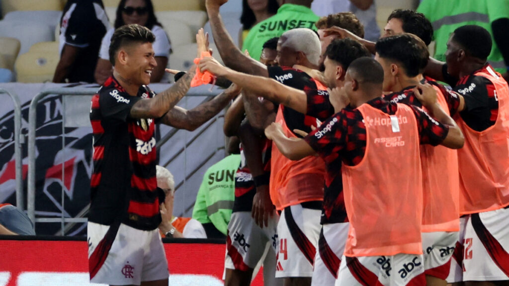 Jorge Carrascal celebra un gol con Flamengo. - Sergio Moraes, Reuters.