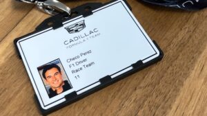 Checo Pérez inicia trabajos con Cadillac y marca el camino con un mensaje al equipo