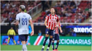 Félix Fernández critica el desempeño de Chicharito Hernández con Chivas