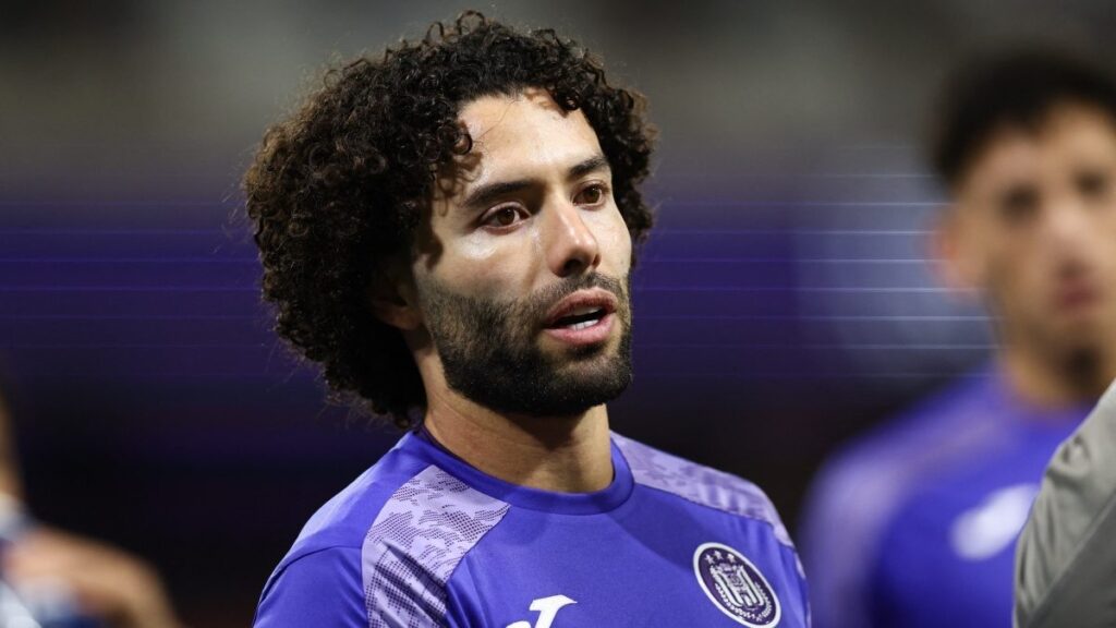 El Chino Huerta se mantiene en el 11 titular del Anderlecht, equipo que se afianza en el subliderato de la Liga de Bélgica.