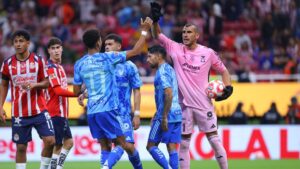 Chivas y Tigres, con la pólvora mojada; Nahuel Guzmán se viste de héroe