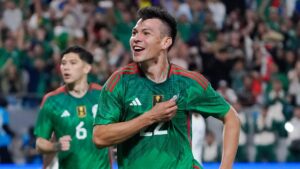Chucky Lozano disfruta su nuevo rol con la selección mexicana y destaca el recibimiento de sus compañeros