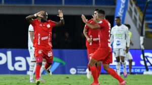 América resucita y sigue con vida: las claves del triunfo contra once caldas