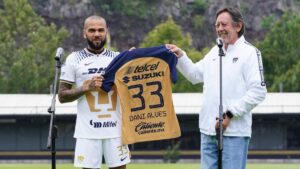 TAS revela ‘doble contrato’ de Dani Alves con Pumas: 90% del salario en derechos de imagen