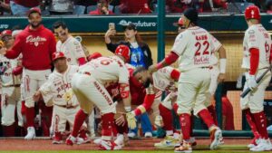 ¡Pegan primero! Diablos Rojos vencen a Charros y toman ventaja en la Serie del Rey