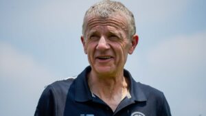 DT de Toluca Femenil, fuera de peligro tras ser hospitalizado por presunto golpe de calor en duelo ante Pumas