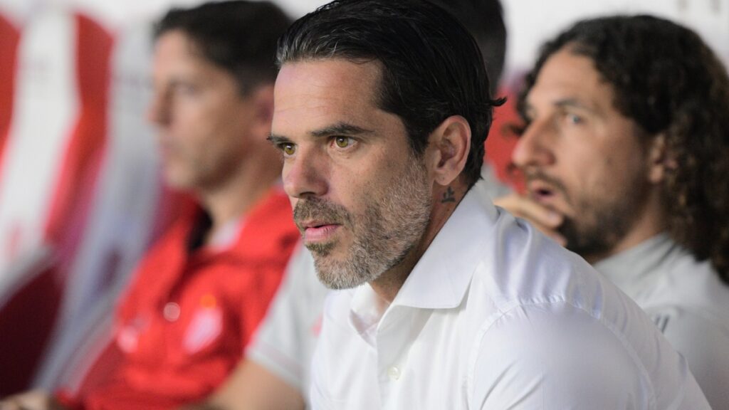 Fernando Gago no le da más importancia de la debida al juego ante Chivas