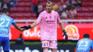 Guido Pizarro se rinde ante Nahuel Guzmán: “Es el mejor portero en la historia de la liga”