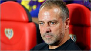 La UEFA ‘perdona’ a Hansi Flick, pero le impone un año de estricta vigilancia