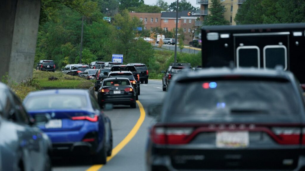 ¿Qué autos no pueden circular este martes 23 de septiembre? | Reuters