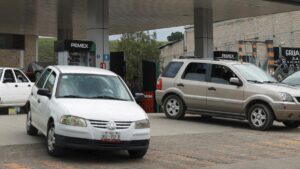 ¿Qué carros no circulan hoy 4 de septiembre de 2025? Consulta placas y engomado para este jueves