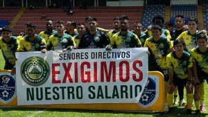 Ganar no alcanza: jugadores de Huehuetecos denuncian falta de pago