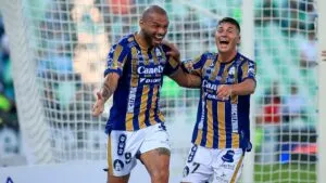 Joao Pedro se enciende en la paliza de San Luis a Santos y lidera tabla de goleo de la Liga MX