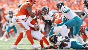 Joe Burrow sufre lesión en el partido entre Jaguars y Bengals en la Semana 2 de la NFL