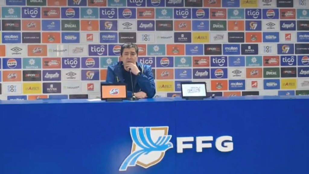 Tena, durante la conferencia. (captura ffg)