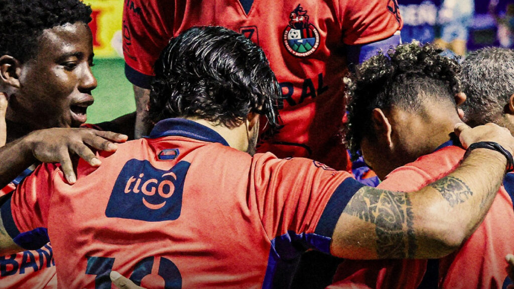 Gran triunfo 'escarlata'. (Municipal Facebook oficial)