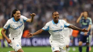 Al Marsella de Murillo le alcanza con un tiempo para arrollar al Ajax