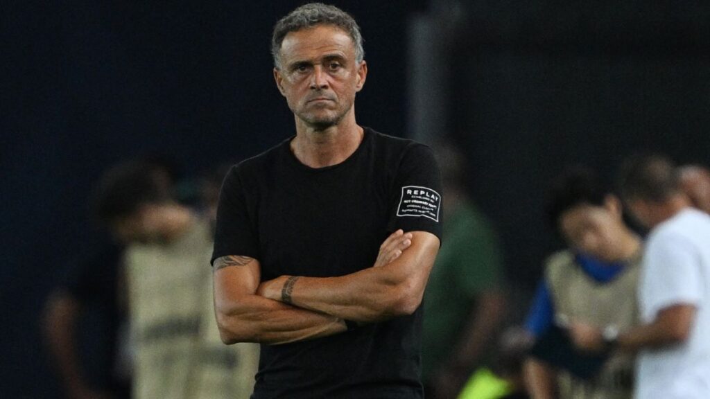 Luis Enrique fue operado tras fractura de clavícula