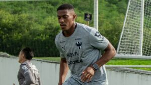 ¡Ya se viste de Rayado! Anthony Martial tiene su primer entrenamiento en Monterrey