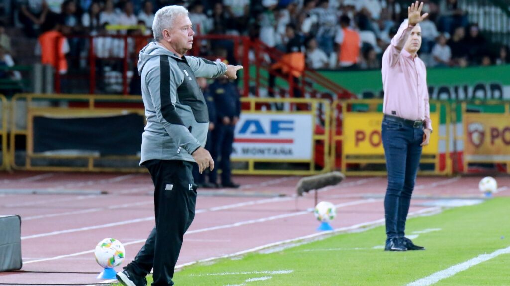 Hernán Darío 'Arriero' Herrera dirigiendo al Once Caldas / Vizzor