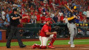 El ‘umpire robot’ llega a Grandes Ligas para 2026: aprueban los retos de zona de strike