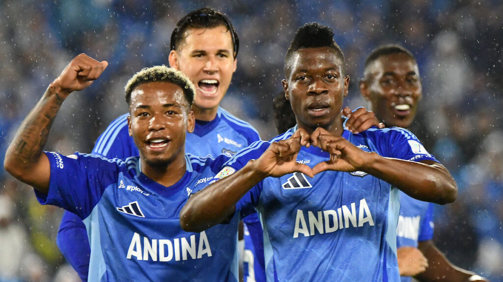 Jugadores de Millonarios celebran un gol. - Vizzor Image.