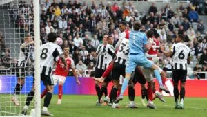 ¡Drama en St James’ Park! El VAR, protagonista del duelo definido por un cabezazo de magalhaes