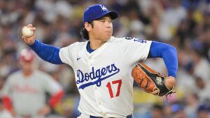 Shohei Ohtani llega a 50 jonrones la misma noche que lanza cinco entradas sin hits