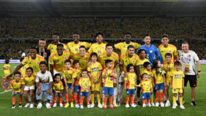 El 1×1 de Colombia contra Bolivia: o se pellizca Daniel Muñoz o Santiago Arias le sacará canas