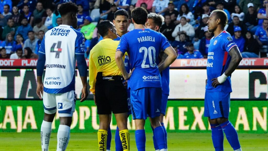 Comisión de Arbitraje admite error en la victoria de Cruz Azul ante Pachuca