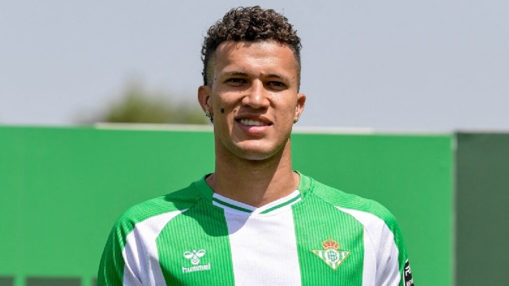 Nelson Deossa con Betis | CRISTINA QUICLER / AFP.