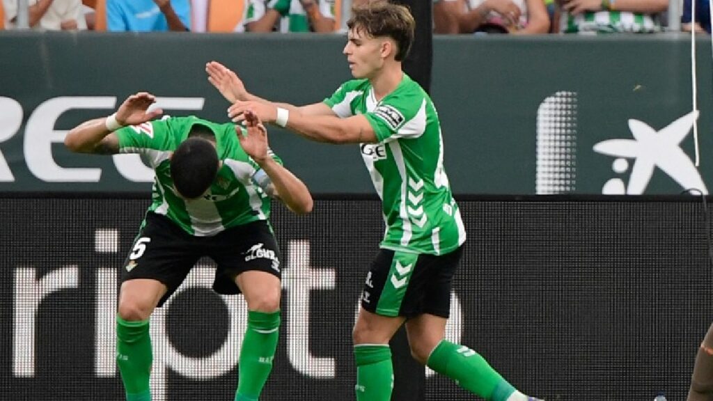 Jugadores del Real Betis lamentándose / Cristina Quicler, AFP.