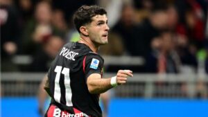 Milan borra el invicto del Napoli y es nuevo líder de la Serie A