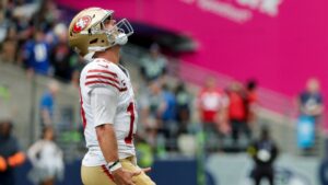 Kyle Shanahan afirma que Brock Purdy podría estar fuera por lesión durante varias semanas