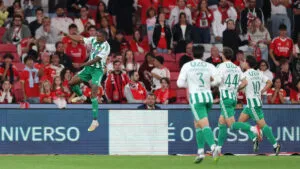 El Benfica se estrella con el Rio Ave y el VAR
