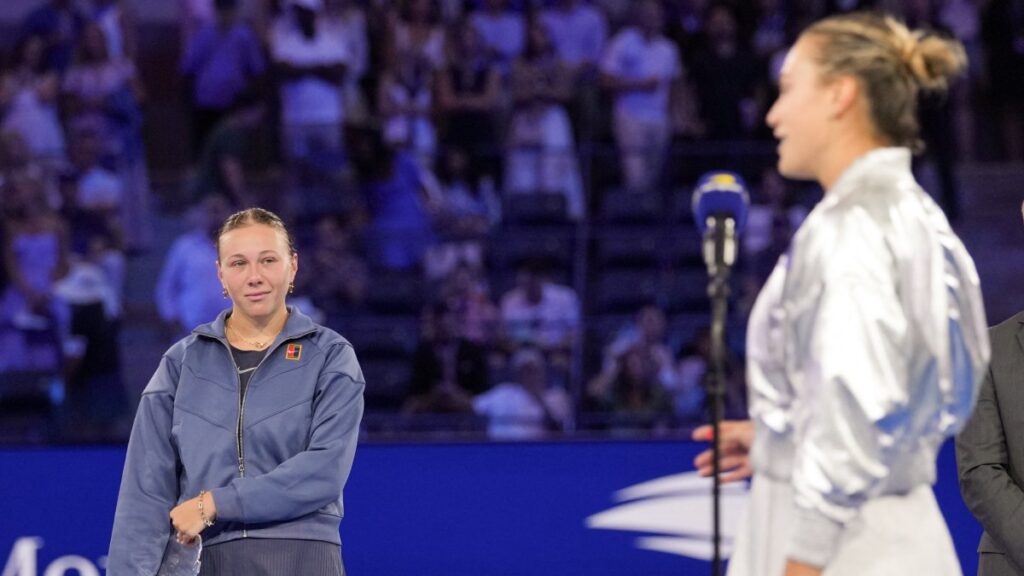 Aryna Sabalenka con Amanda Anisimova