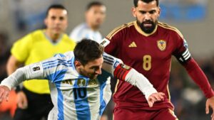 ¡Saltan chispas! Messi y Tomás Rincón se encaran en el descanso del Argentina vs Venezuela