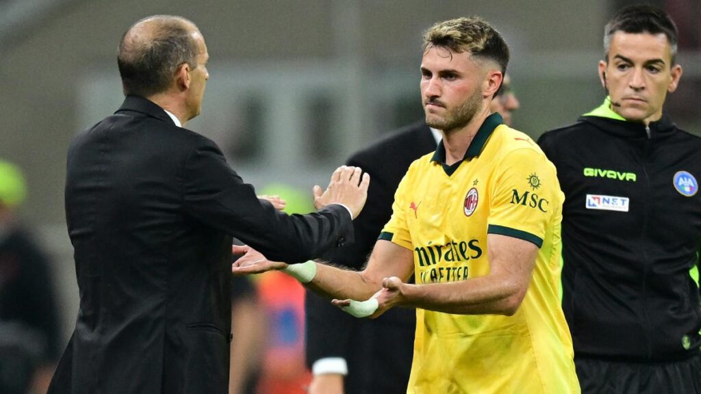 Santiago Gimenez, delantero del AC Milan