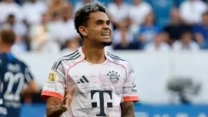 Luis Díaz deja la magia y se pone el overol