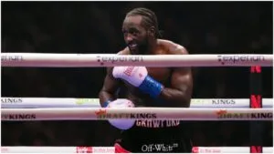 Terence Crawford explota tras perder el título del CMB
